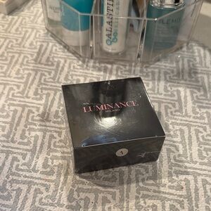 New in package Luminance Milano blurring setting powder in pink